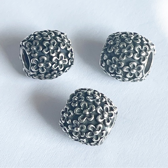 PANDORA Rare Perfect Posies Charm Floral 
Retired Flower Bead - 790566 - Picture 7 of 8